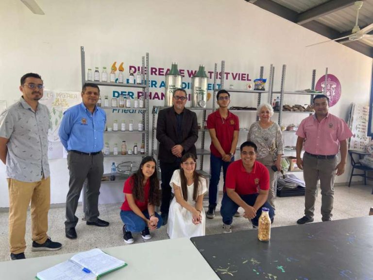 Coordinador de CENEPU UMCE integró comité internacional de evaluación de establecimientos de red de U. de Guadalajara